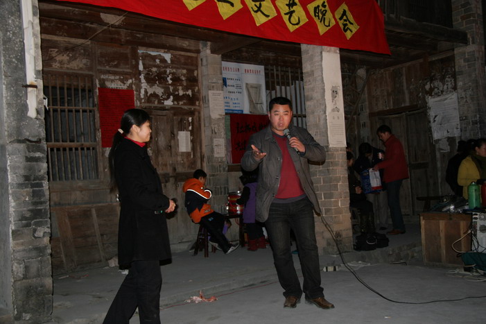 走进新农村的戏迷俱乐部