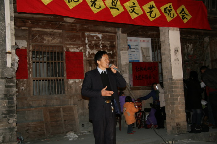 走进新农村的戏迷俱乐部