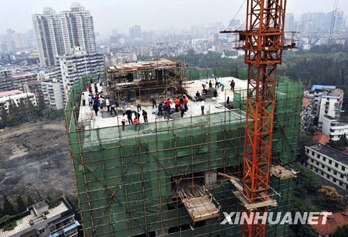 一起拖了八年的民生问题,拷问政府保民生保在何处?