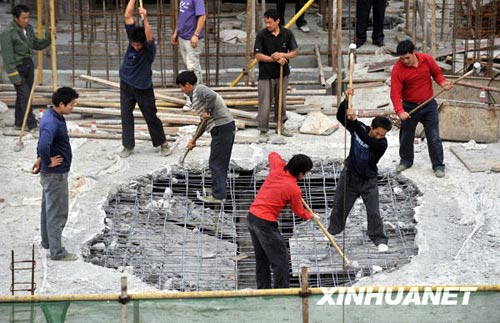 一起拖了八年的民生问题,拷问政府保民生保在何处?